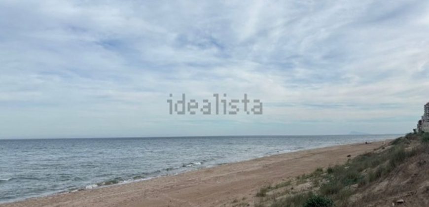 Espectacular apartamento en primera línea de la playa del Perellonet