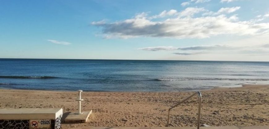 Maravilloso apartamento en primera línea de playa de El Perelló,