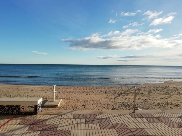 Maravilloso apartamento en primera línea de playa de El Perelló,