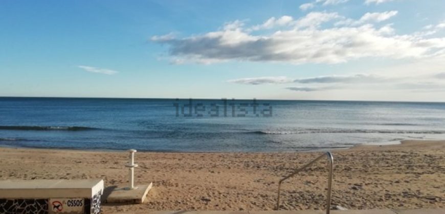 Maravilloso apartamento en primera línea de playa de El Perelló,