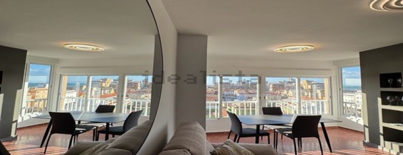 Fabuloso apartamento totalmente reformado se encuentra en la cuarta planta de un edificio con ascensor