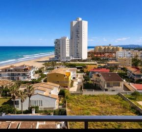 Apartamento totalmente exterior y completamente reformado en primera línea de playa en El Perellonet.