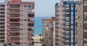 Magnífico apartamento de 100 m2. Ubicado en la tercera planta de un edificio con ascensor.