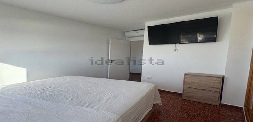 Fabuloso apartamento totalmente reformado se encuentra en la cuarta planta de un edificio con ascensor