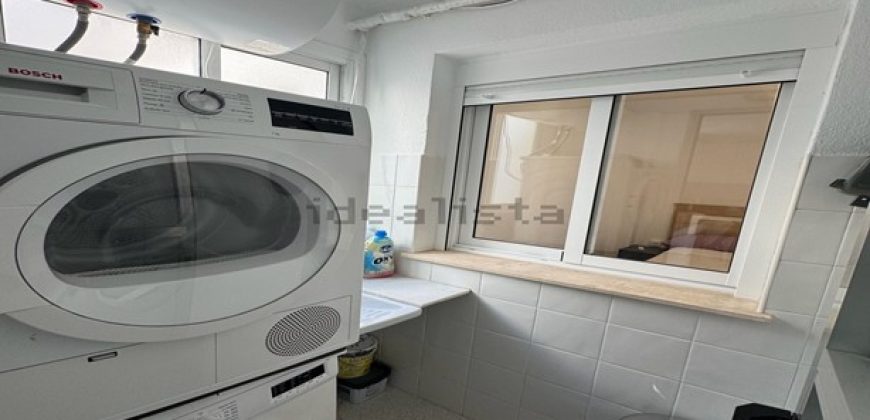 Fabuloso apartamento totalmente reformado se encuentra en la cuarta planta de un edificio con ascensor