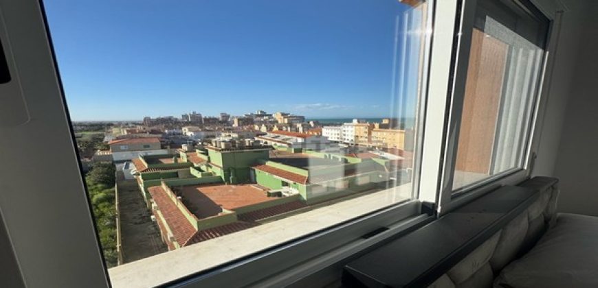 Fabuloso apartamento totalmente reformado se encuentra en la cuarta planta de un edificio con ascensor