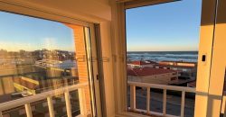 Fabuloso apartamento totalmente reformado se encuentra en la cuarta planta de un edificio con ascensor