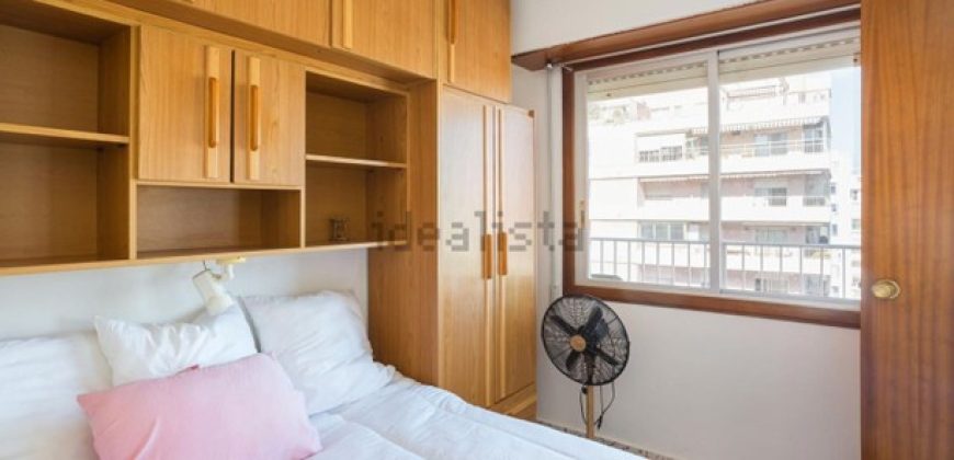 Magnífico apartamento de 100 m2. Ubicado en la tercera planta de un edificio con ascensor.