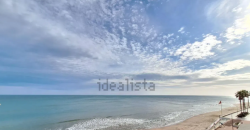 Fabuloso apartamento totalmente reformado se encuentra en la cuarta planta de un edificio con ascensor