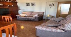 Apartamento totalmente exterior y completamente reformado en primera línea de playa en El Perellonet.