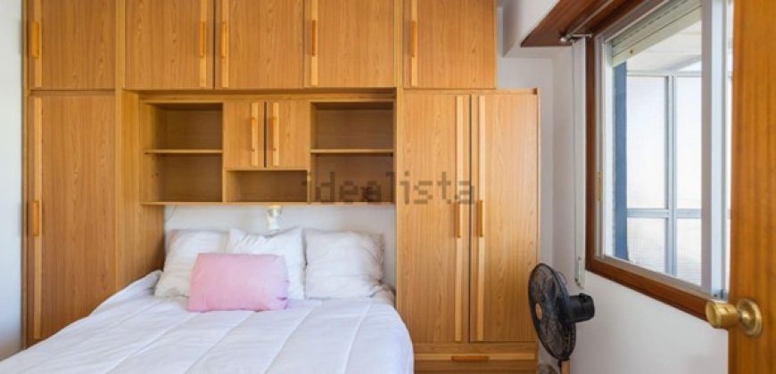 Magnífico apartamento de 100 m2. Ubicado en la tercera planta de un edificio con ascensor.