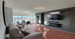 Fabuloso apartamento totalmente reformado se encuentra en la cuarta planta de un edificio con ascensor