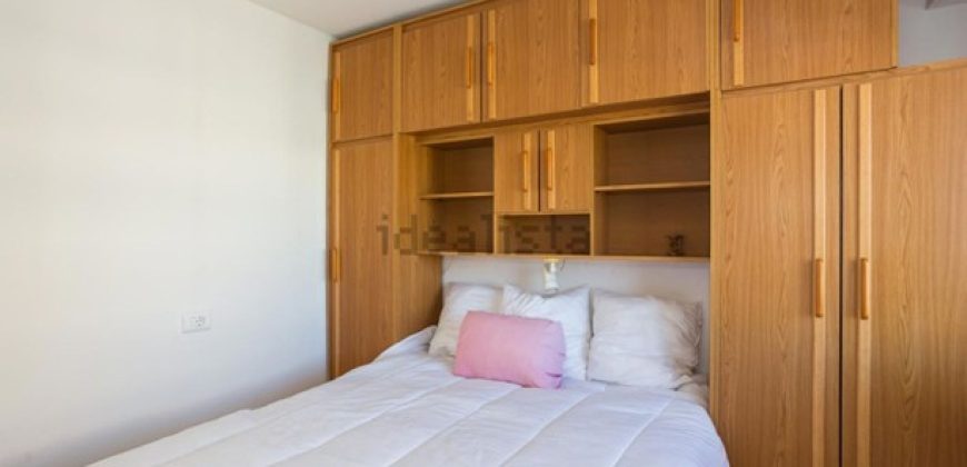 Magnífico apartamento de 100 m2. Ubicado en la tercera planta de un edificio con ascensor.