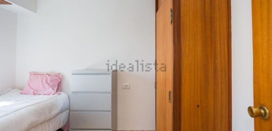 Magnífico apartamento de 100 m2. Ubicado en la tercera planta de un edificio con ascensor.