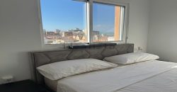 Fabuloso apartamento totalmente reformado se encuentra en la cuarta planta de un edificio con ascensor