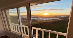 Fabuloso apartamento totalmente reformado se encuentra en la cuarta planta de un edificio con ascensor