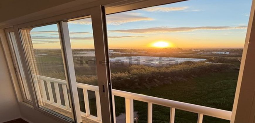 Fabuloso apartamento totalmente reformado se encuentra en la cuarta planta de un edificio con ascensor