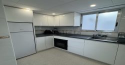 Fabuloso apartamento totalmente reformado se encuentra en la cuarta planta de un edificio con ascensor