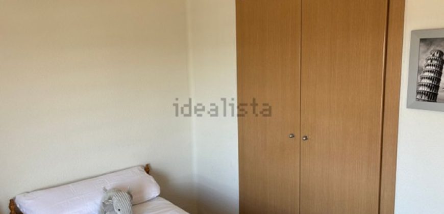 Apartamento totalmente exterior y completamente reformado en primera línea de playa en El Perellonet.