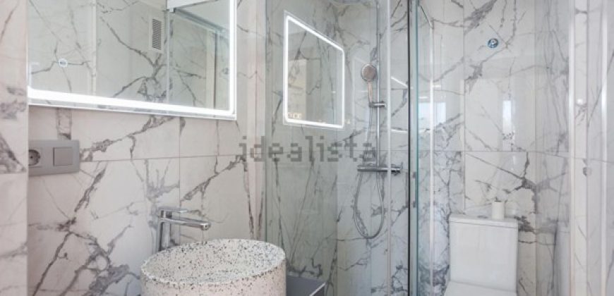 Magnífico apartamento de 100 m2. Ubicado en la tercera planta de un edificio con ascensor.