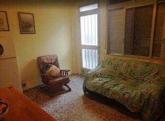 Descubre este encantador piso en planta baja ubicado en la zona de pueblo