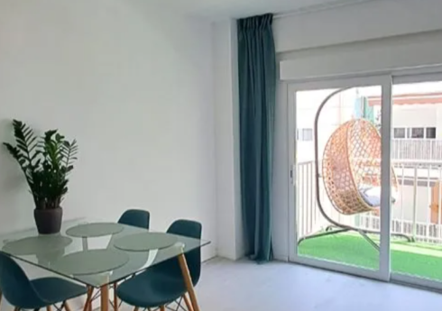 Maravilloso apartamento totalmente reformado, está ubicado en la 3ª planta,