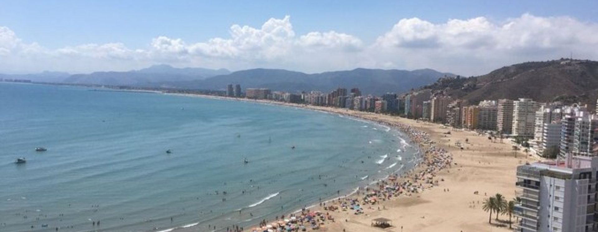 Apartamento en primera línea de playa. Ubicado en la planta 17ª en una de las urbanizaciones más exclusivas de Cullera