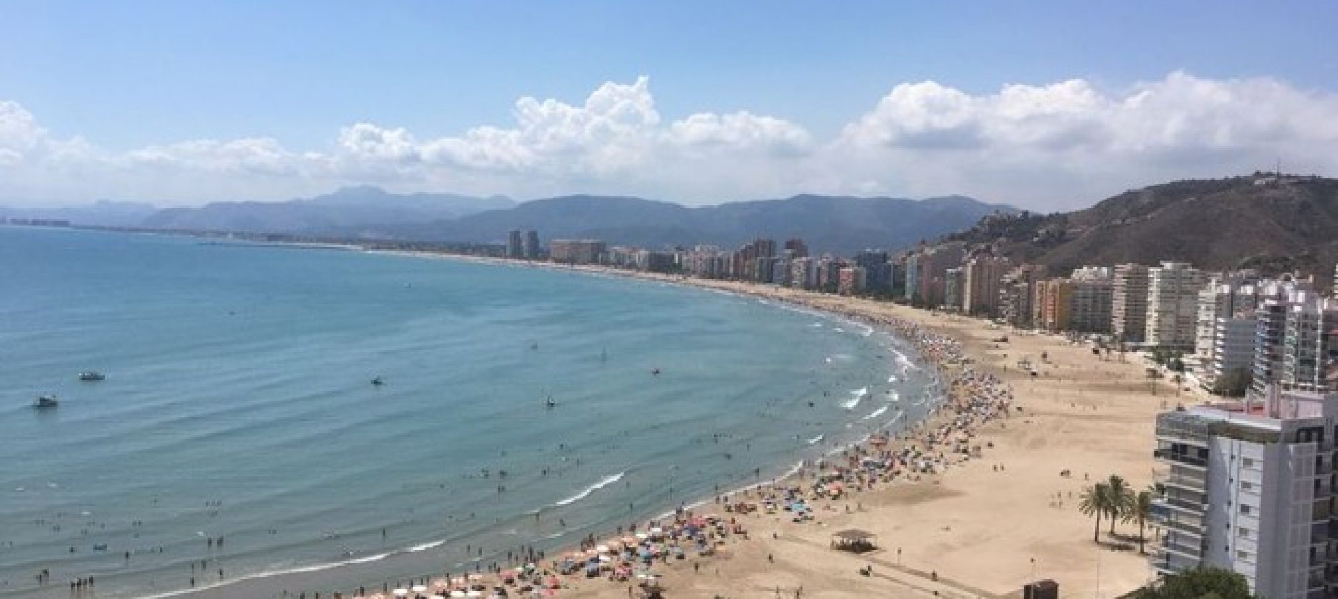 Apartamento en primera línea de playa. Ubicado en la planta 17ª en una de las urbanizaciones más exclusivas de Cullera