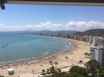 Apartamento en primera línea de playa. Ubicado en la planta 17ª en una de las urbanizaciones más exclusivas de Cullera