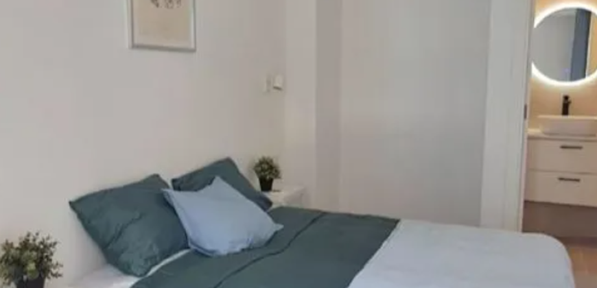 Maravilloso apartamento totalmente reformado, está ubicado en la 3ª planta,
