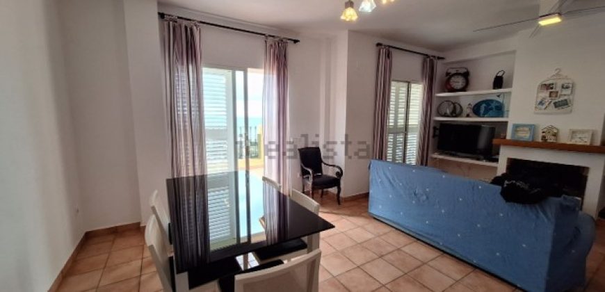 Magnifica casa de 250 m2 construidos sobre una parcela de 400 m2 en la prestigiosa Urbanización Cap Blanc en Cullera