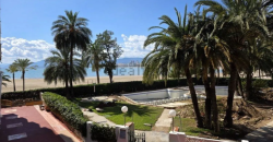 Fabuloso apartamento de 70 m² totalmente reformado y amueblado, situado en primera línea de playa en el corazón de El Racó, Cullera