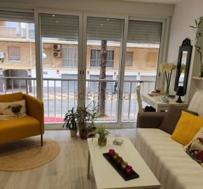 Fantástico apartamento totalmente reformado en San Antonio, con vistas laterales al mar y listo para entrar a vivir