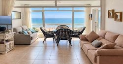 Espectacular apartamento situado en quinta planta del Edificio Edén, en primera línea de la playa del Racó de Cullera