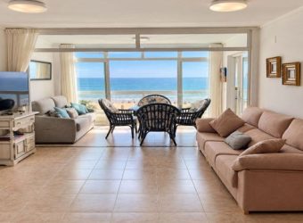 Espectacular apartamento situado en quinta planta del Edificio Edén, en primera línea de la playa del Racó de Cullera