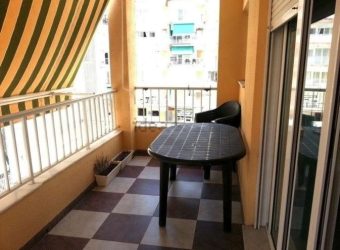 Espectacular apartamento dúplex ubicado en El Perelló, a escasos metros del paseo marítimo.