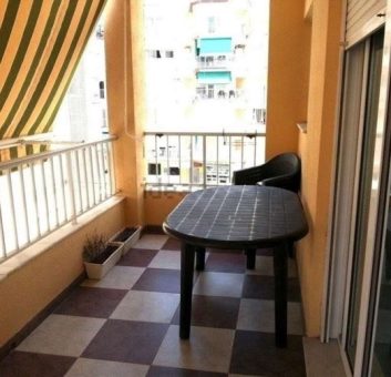 Espectacular apartamento dúplex ubicado en El Perelló, a escasos metros del paseo marítimo.