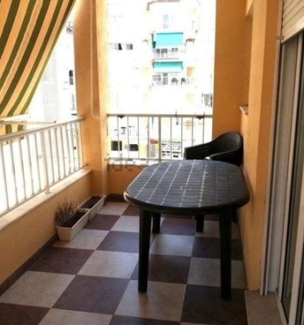Espectacular apartamento dúplex ubicado en El Perelló, a escasos metros del paseo marítimo.