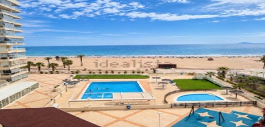 Espectacular apartamento situado en quinta planta del Edificio Edén, en primera línea de la playa del Racó de Cullera