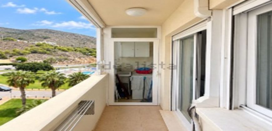 Espectacular apartamento situado en quinta planta del Edificio Edén, en primera línea de la playa del Racó de Cullera