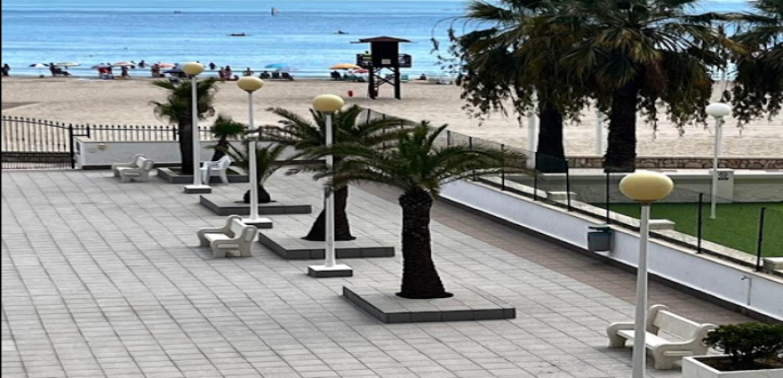Espectacular apartamento ubicado en primera línea de playa en El Racó de Cullera