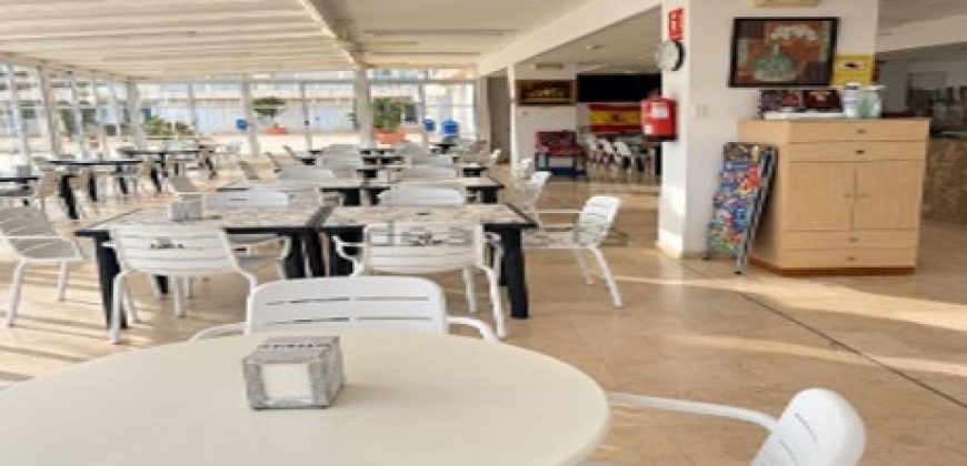Espectacular apartamento situado en quinta planta del Edificio Edén, en primera línea de la playa del Racó de Cullera