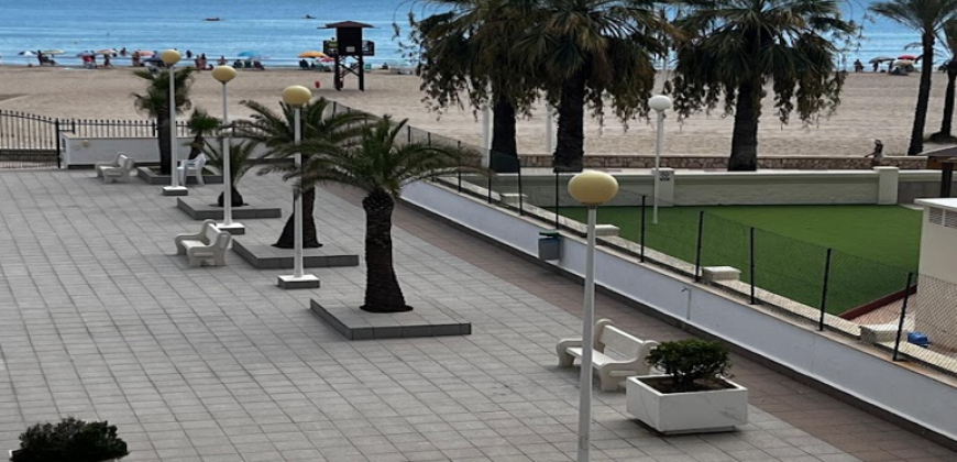 Espectacular apartamento ubicado en primera línea de playa en El Racó de Cullera