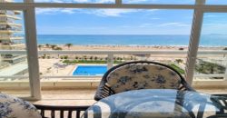 Espectacular apartamento situado en quinta planta del Edificio Edén, en primera línea de la playa del Racó de Cullera