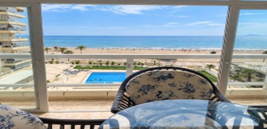 Espectacular apartamento situado en quinta planta del Edificio Edén, en primera línea de la playa del Racó de Cullera