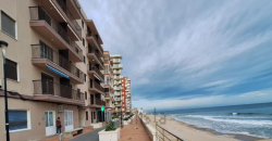 Fabuloso apartamento totalmente reformado ubicada en la tercera planta de un edificio con ascensor, lo que garantiza comodidad y accesibilidad
