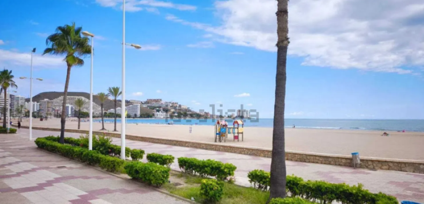 Espectacular apartamento ubicado en primera línea de playa en El Racó de Cullera