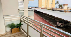 Magnífico piso en primera línea de playa ubicado en una urbanización con acceso directo a la playa