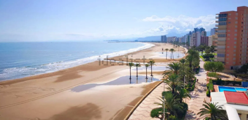 Espectacular apartamento ubicado en primera línea de playa en El Racó de Cullera