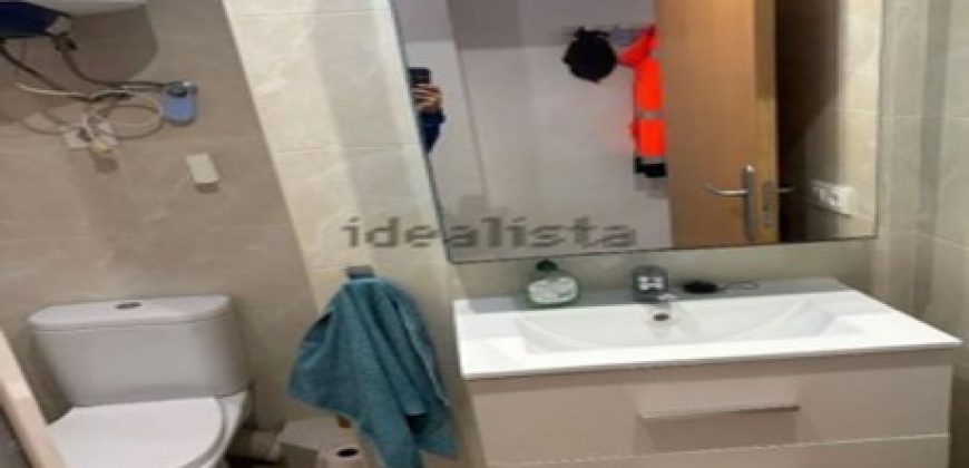 Este espectacular apartamento ubicada en la segunda planta te ofrece la vida costera que siempre has soñado.